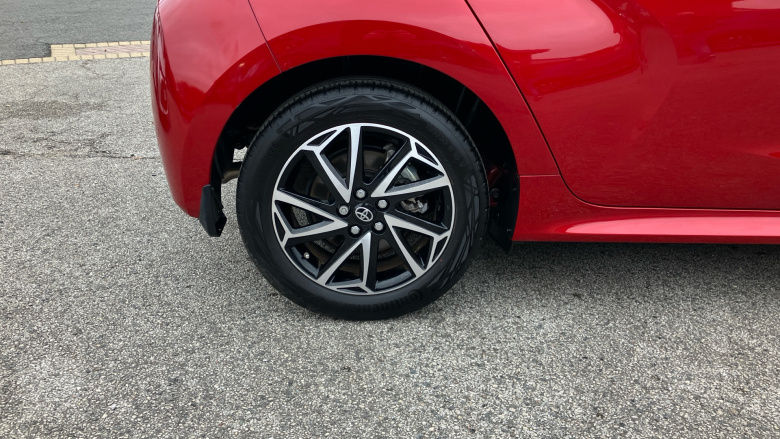 Toyota Yaris 1.5 Hybrid Design 5dr CVT Hybrid Hatchback